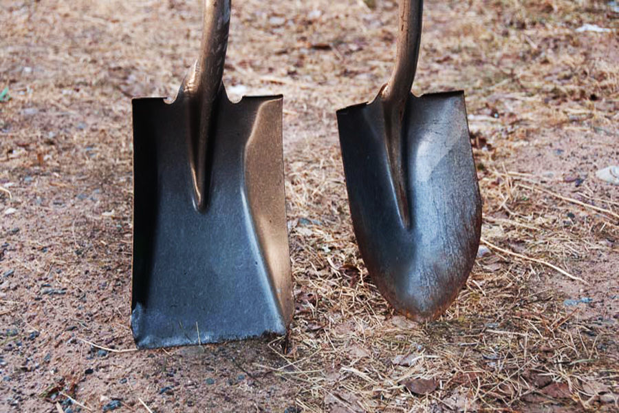 Shovel vs. Spade: What’s the Difference?